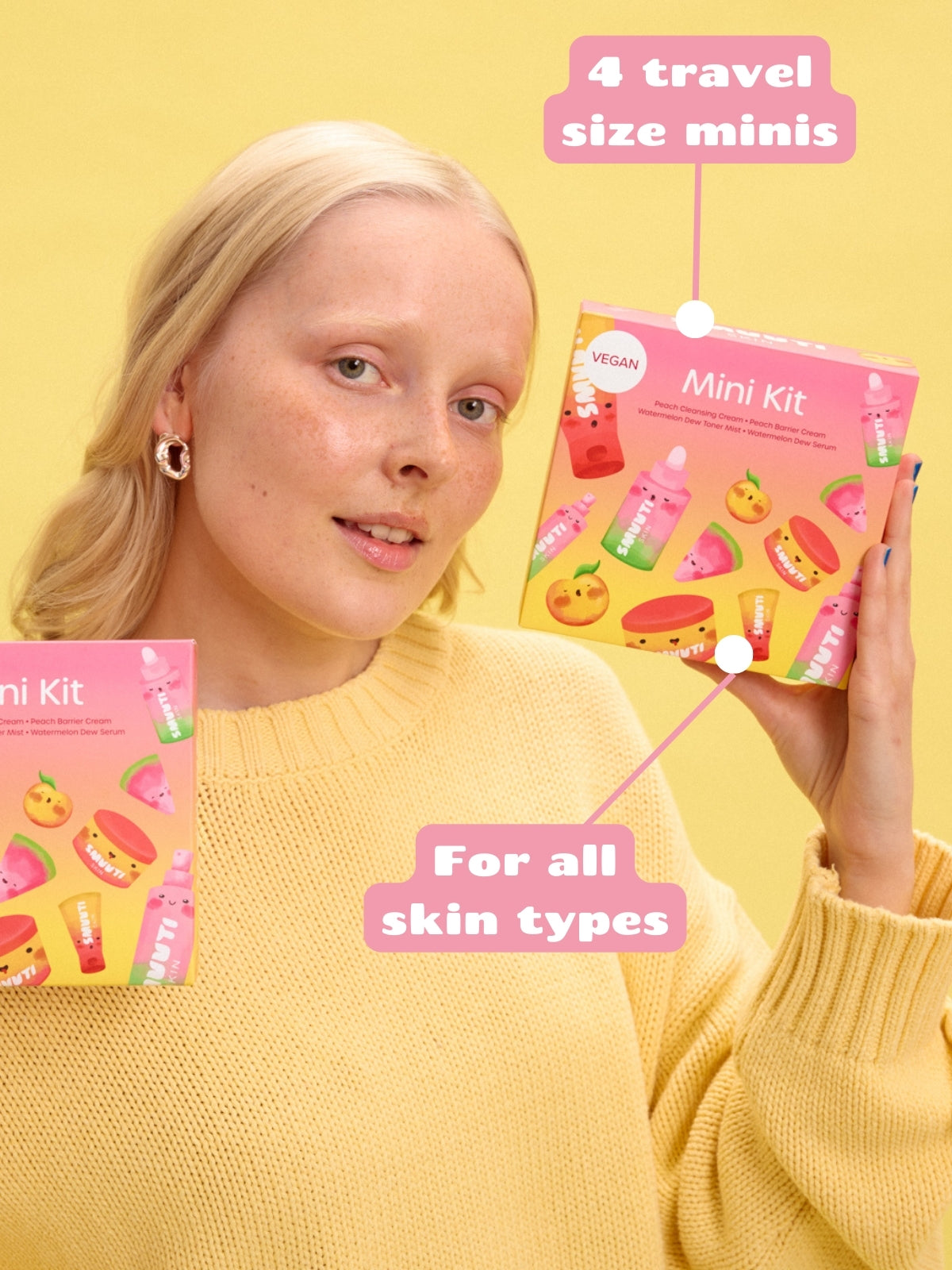 Person holding a Smuuti Skin mini kit with text 